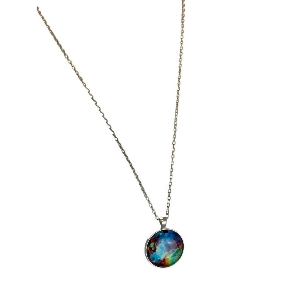 Silvertone‎ Pendant Necklace Galaxy Pattern 24" Chain 1.25" Pendant